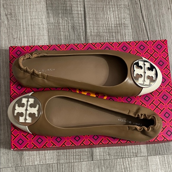 Tory Burch Tan Flats with Silver Logo - Picture 2 of 7